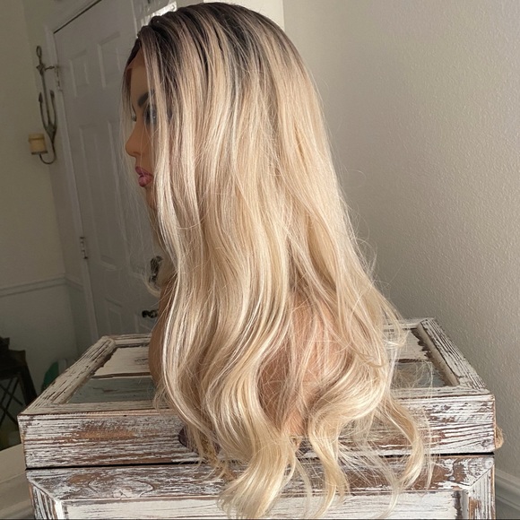Lace Front Natural Blonde Rooted wig - Picture 3 of 5